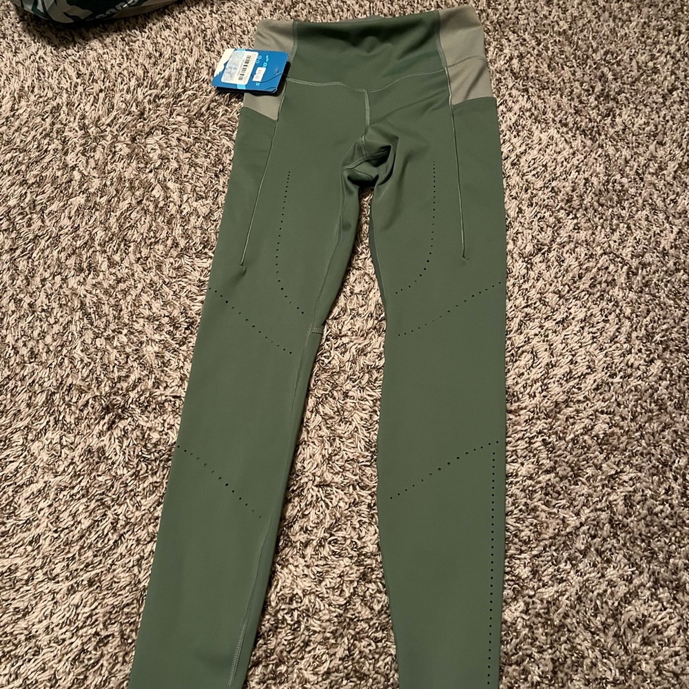 Green Brooks running leggings with pockets